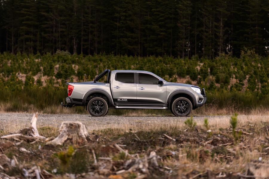  Nissan Navara ST Black Edition Dual Cab 2018 года  (AU) (фото 3 из 26)